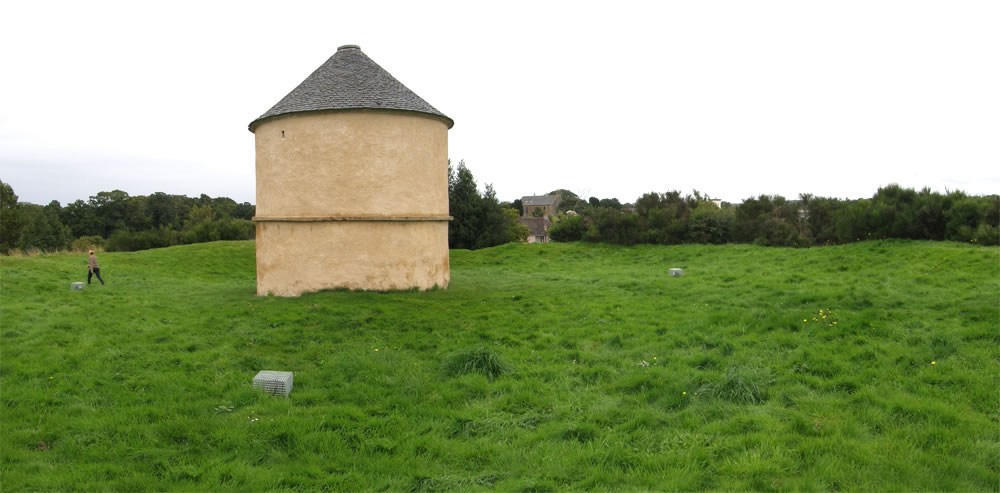 Dooket Hill & Doocot Auldearn