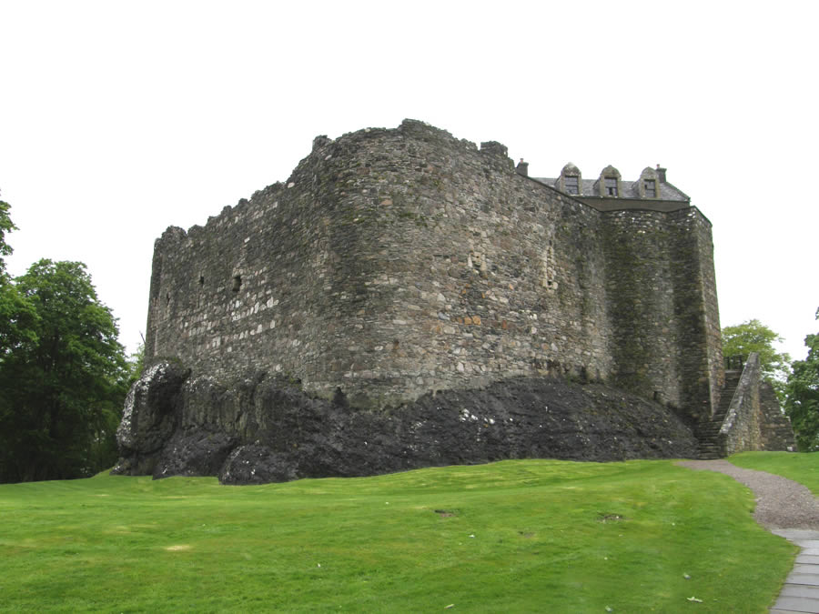 Dunstaffhage Castle
